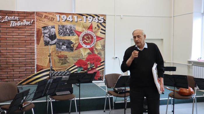 Вечер «Живые истории: встречи детей войны». Председатель городского Совета ветеранов Евгений Деревянко
